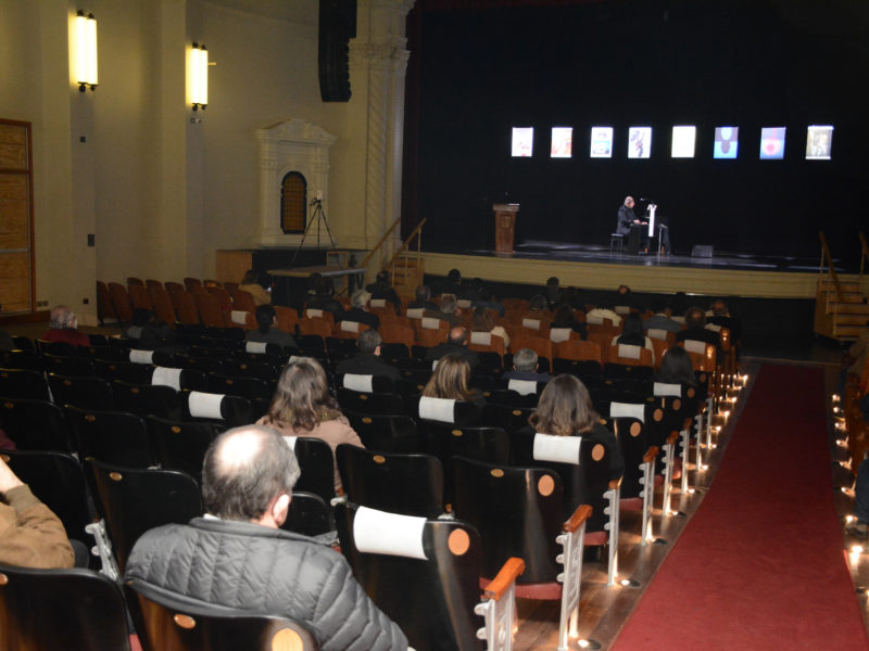 En el Teatro Regional Cervantes se conmemoró el aniversario 27 del Museo de Arte Contemporáneo UACh