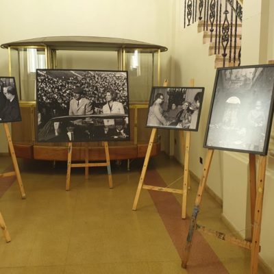 Comenzó muestra de imágenes de la Unidad Popular en el Teatro Regional Cervantes
